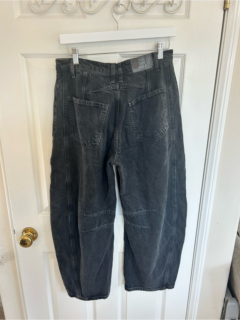 We The Free Black Washed Barrel Leg Relaxed Jean Size 28 - Picture 2 of 4
